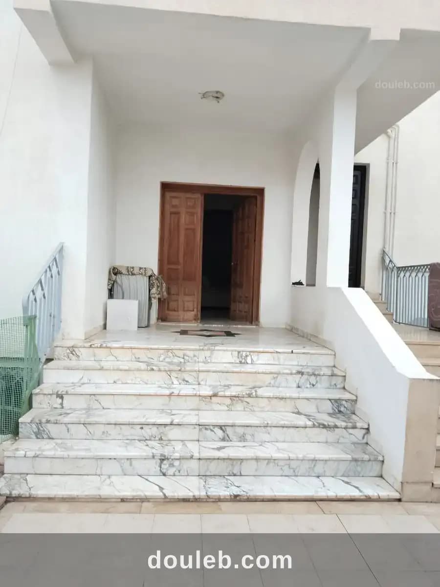 Ennasr2 vnt villa 450m2 à Ariana