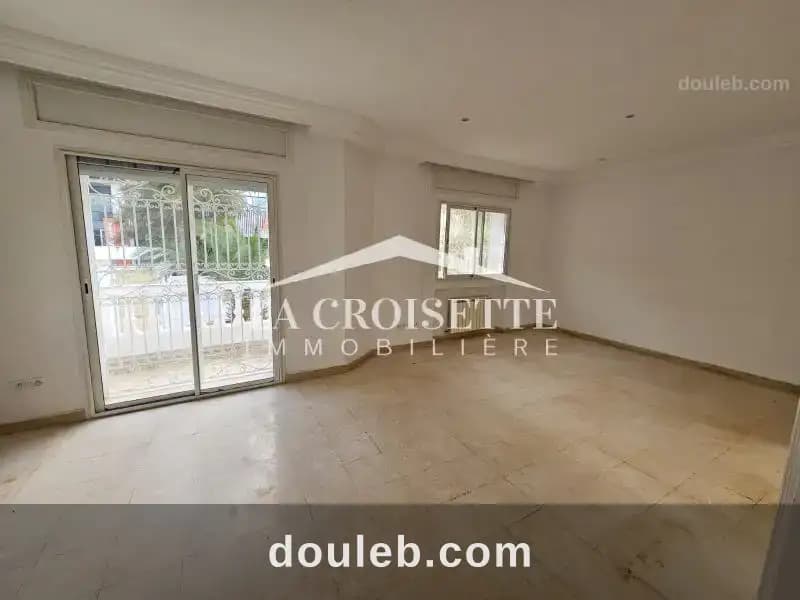 Duplex s5 à usage bureautique au lac2 zbl0527 à Tunis