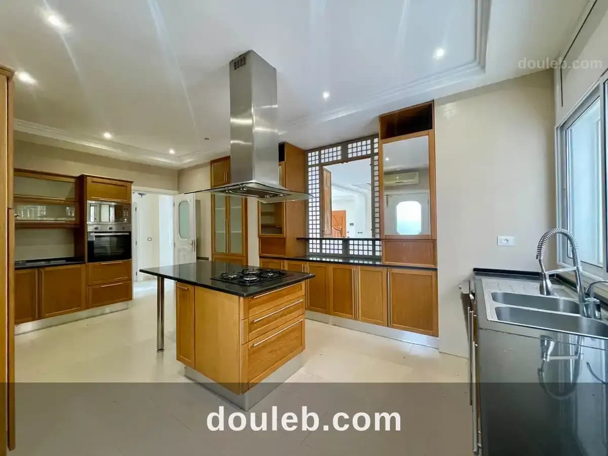 Villa s6 avec jardin à gammarfth à Tunis
