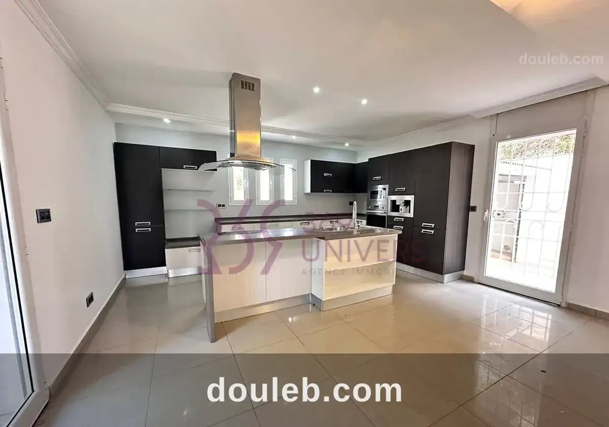 Villa avec jardin à la marsa ref rh092 à Tunis