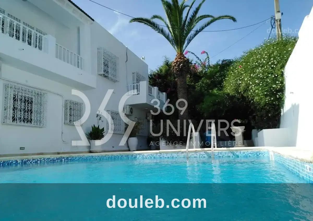 Villa avec piscine à gammarth ref rh024 à Tunis