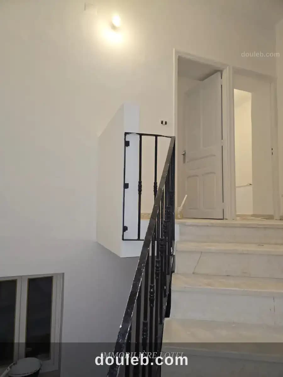 Duplex de quatre pièces à Tunis