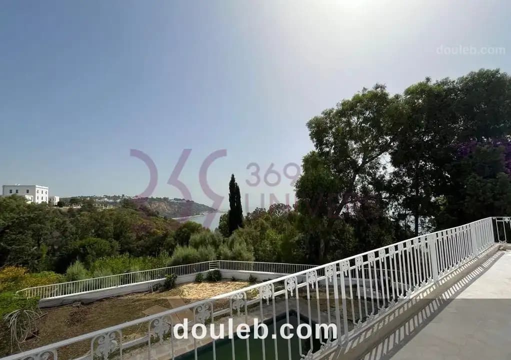 Villa avec piscine à carthage ref rh052 à Tunis
