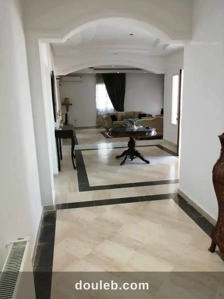 1250mc villa standing avec piscine - Miniature 2
