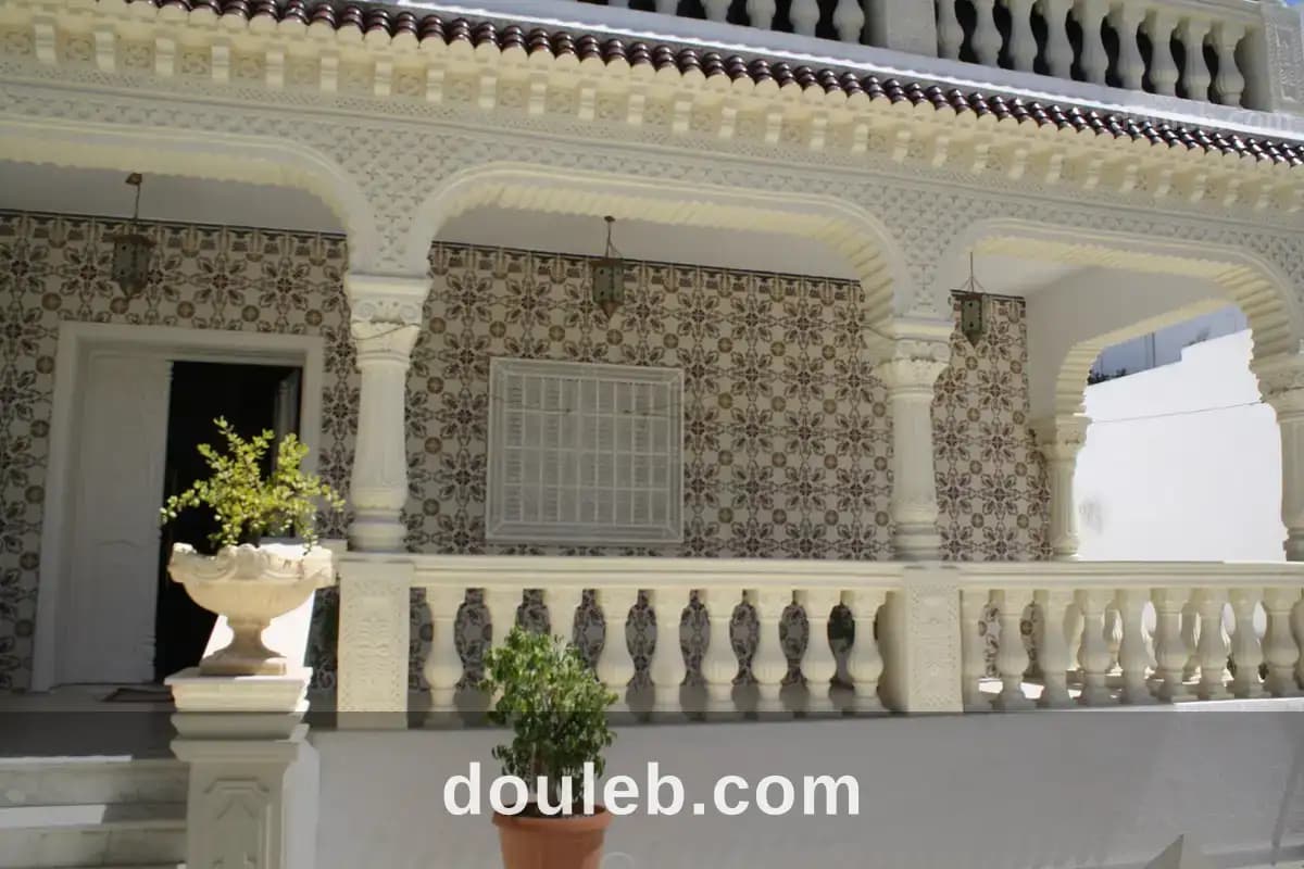 Gps villa avec deux niveaux zone résidentielle à Tunis