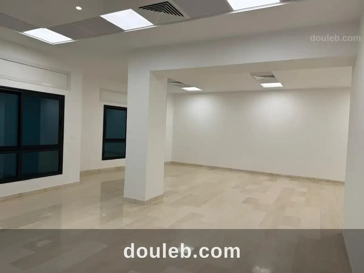 Super bureau en open space 122 m2 à montplaisir à Tunis