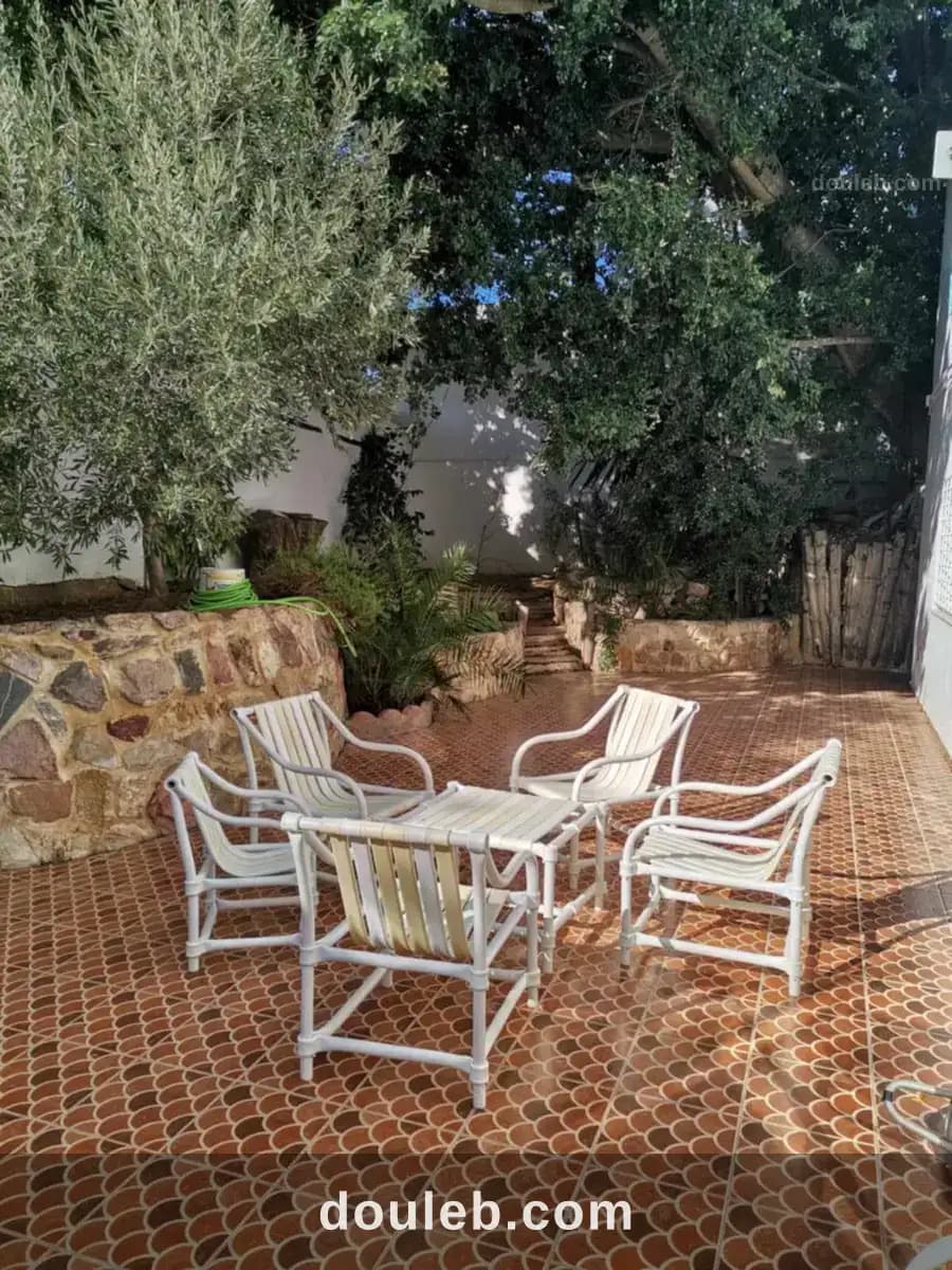 Villa sidi bousaid 2500m2 de terrain à Tunis