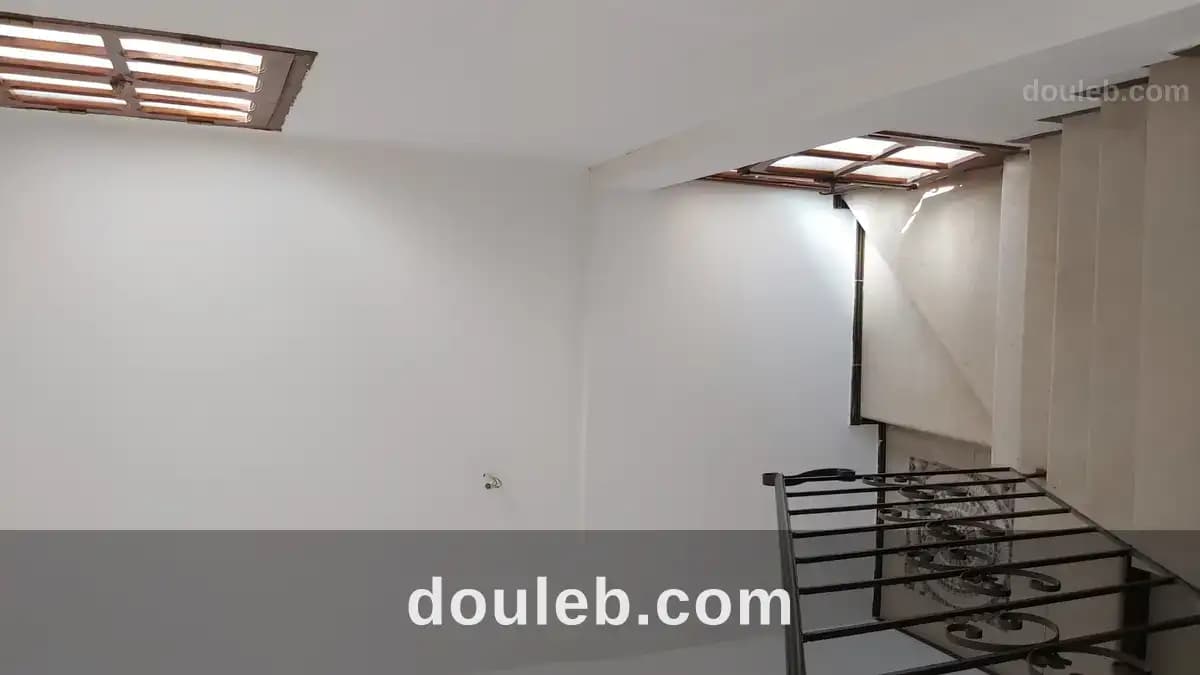Chambre pour une fille - Miniature 2