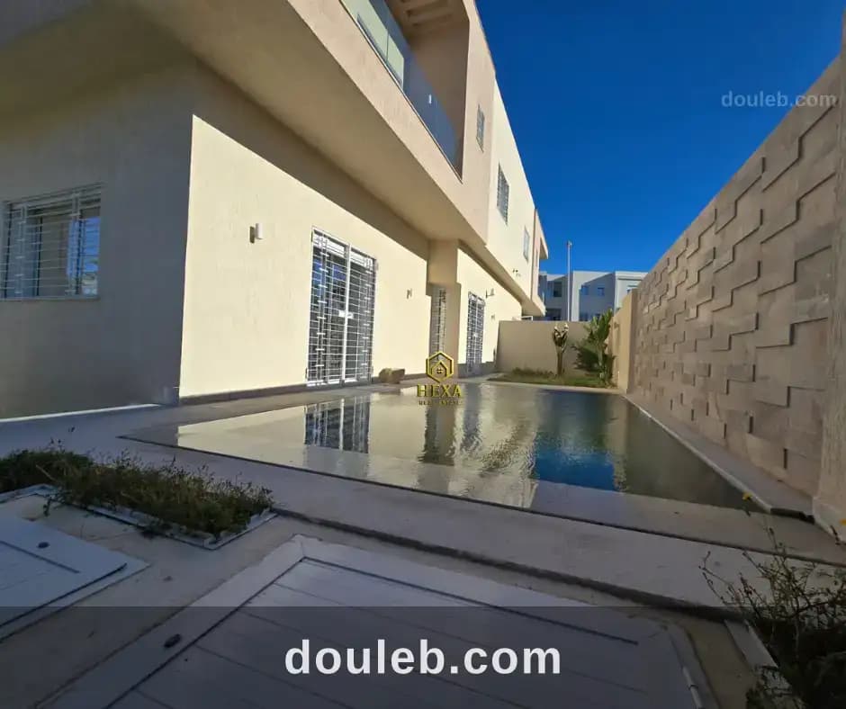 Duplex s5 à la soukra avec piscine et jardin à Ariana