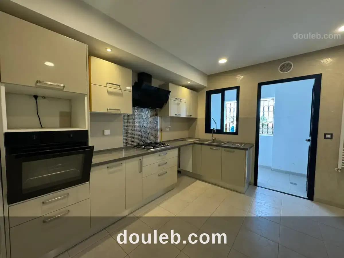 Appartement s3 avec terrasse à la soukra à Ariana