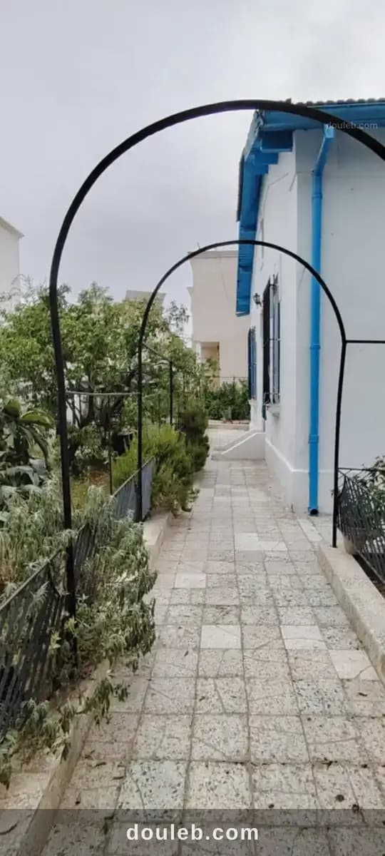 Terrain avec villa et studio indépendant à Ben Arous