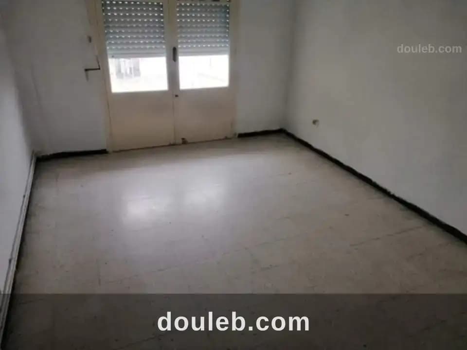 Appartement s3 au 3éme étage à ariana centre - Miniature 3