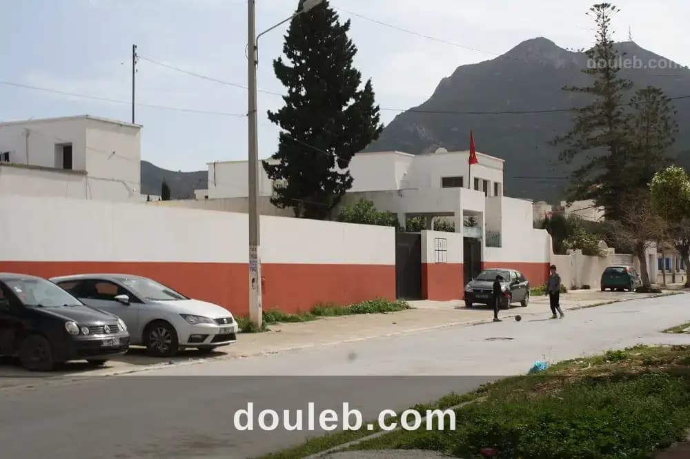 Gps appart rdc plus un local commercial - Miniature 2