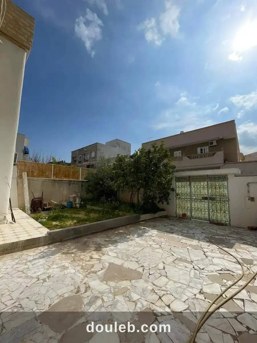 Duplex front plage à Ben Arous