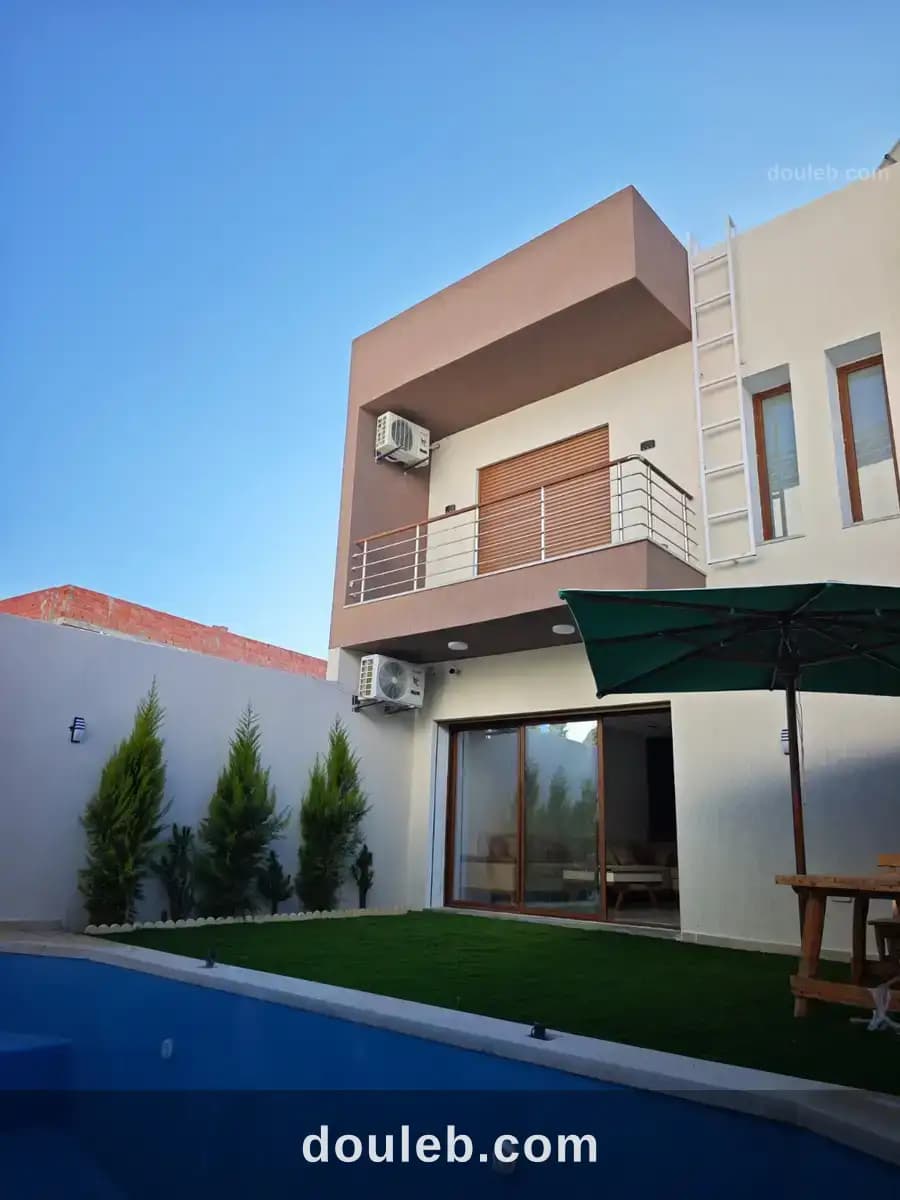 Magnifique duplex s4 avec piscine a kelibia à Nabeul