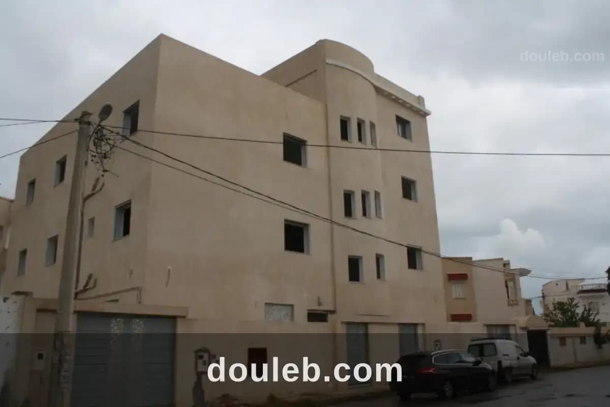 Ecole prive immeuble à deux étage 6 appartement à Ben Arous