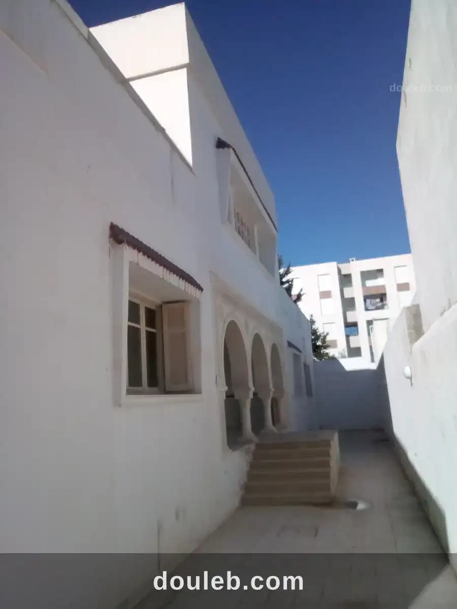 Villa spacieuse et indepandante à Ariana
