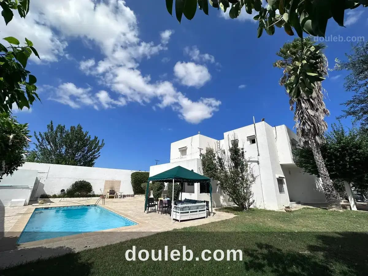 Villa s6 avec jardin et piscine à la soukra à Ariana