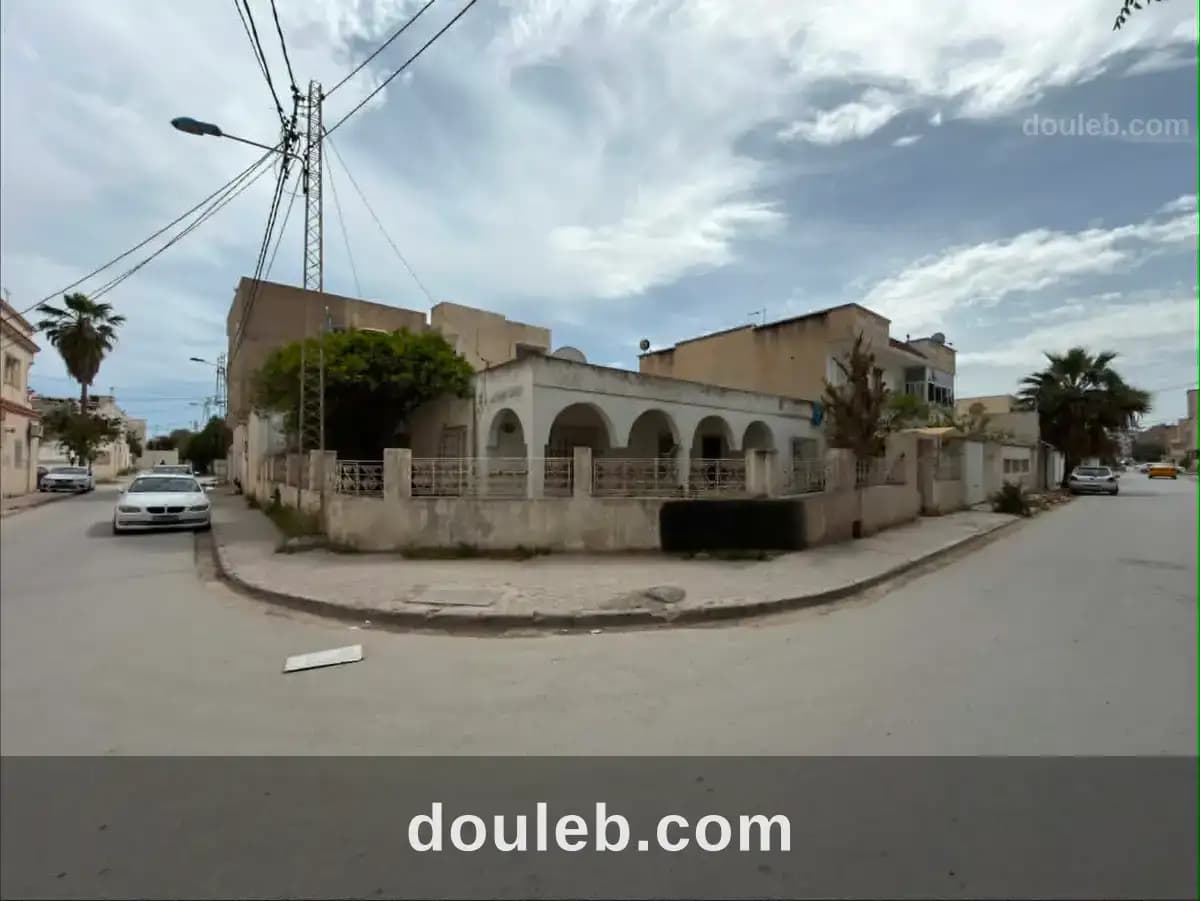 Villa 350m à borj louzir à Ariana