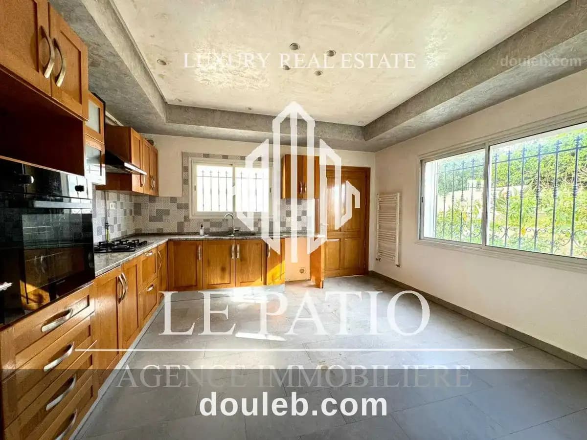 Duplex s5 avec jardin et piscine a la marsa à Tunis