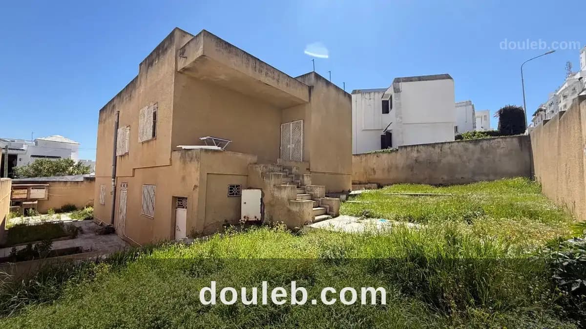 Villa a demolir a cite ennasr à Ariana