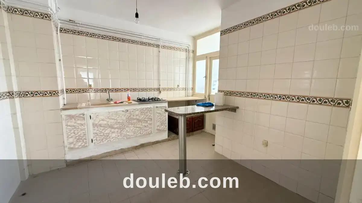 Appartement s3 cite hedi nouira ariana à Ariana