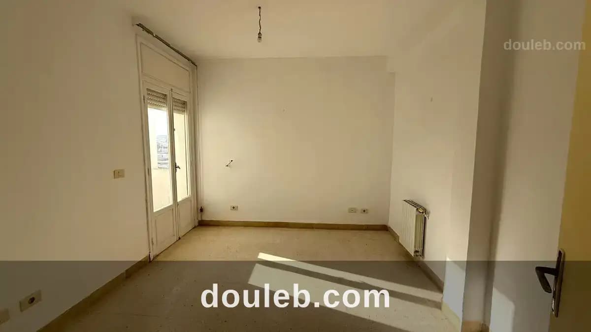 Appartement s3 cite hedi nouira ariana - Miniature 3