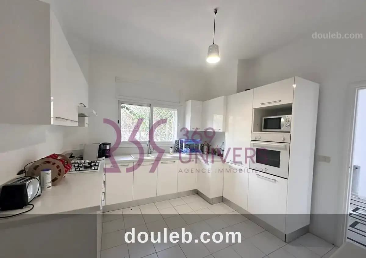 Villa avec piscine à gammarth ref rh113 à Tunis