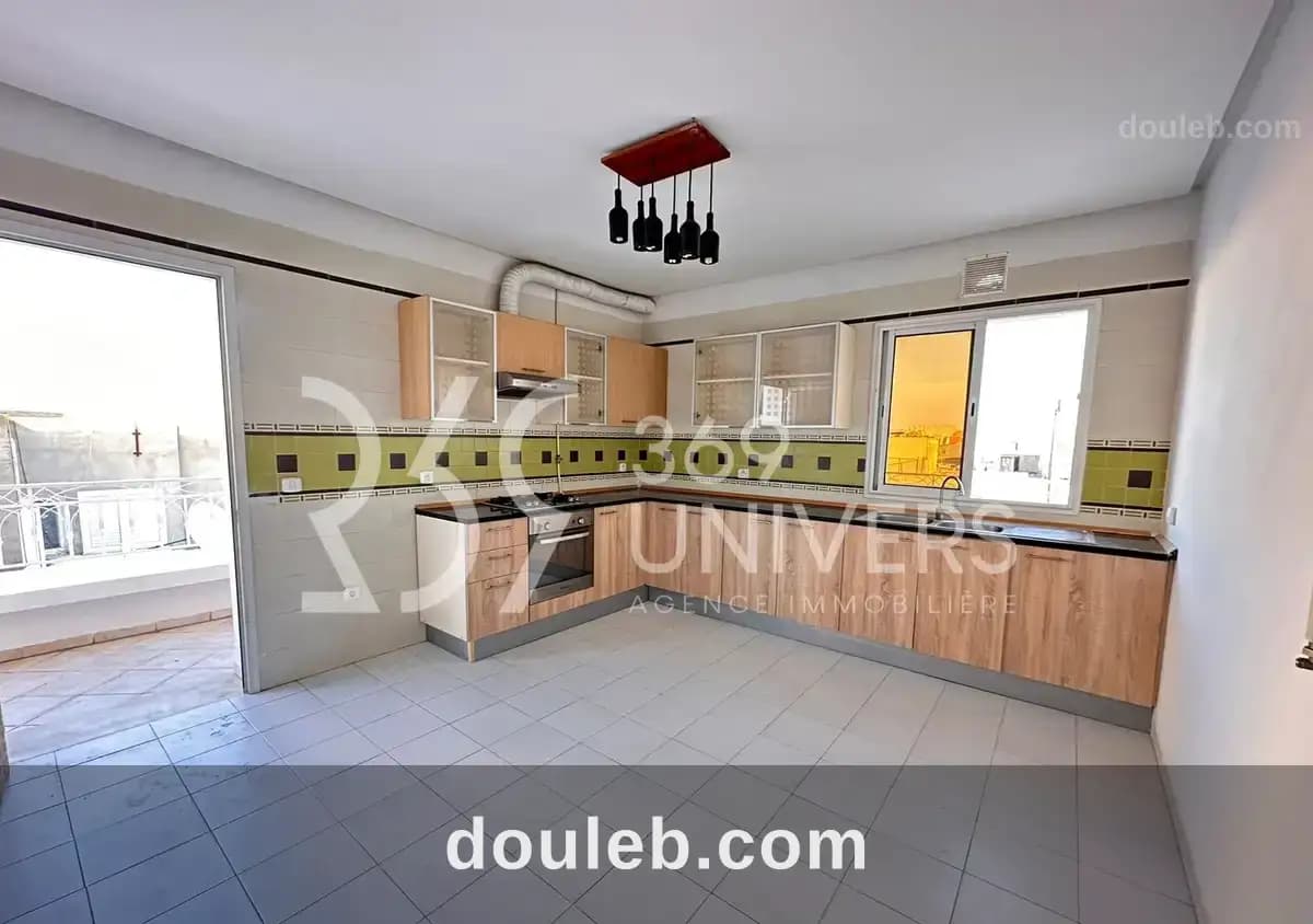 Appartement avec terrasse à la marsa ref ra097 - Miniature 2
