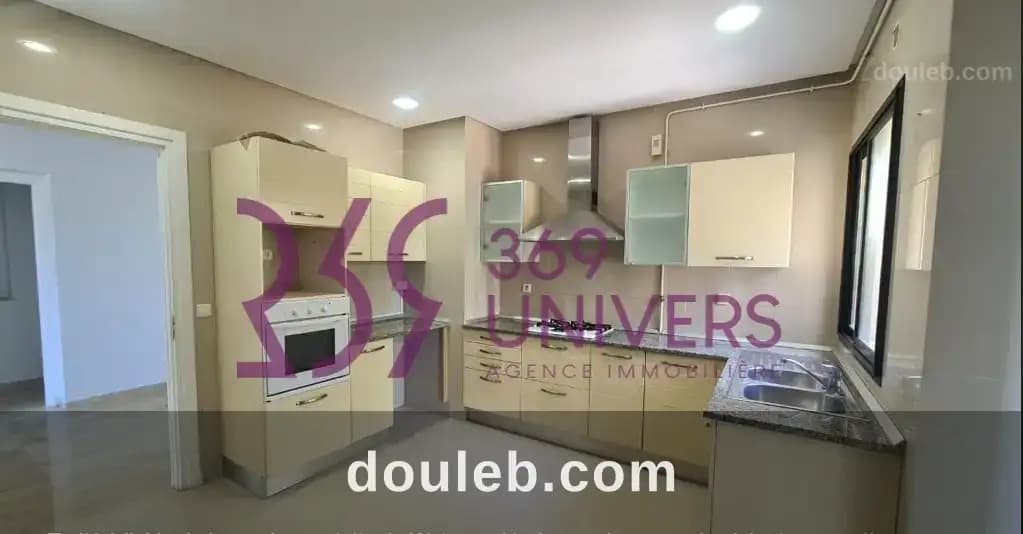 Villa s3 avec piscine a gammarth ref rh011 à Tunis