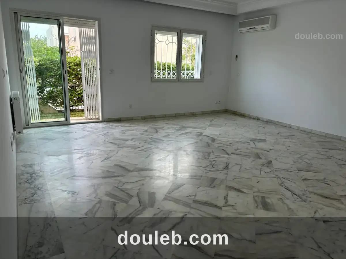 Triplex s5 avec jardin au lac2 à Tunis