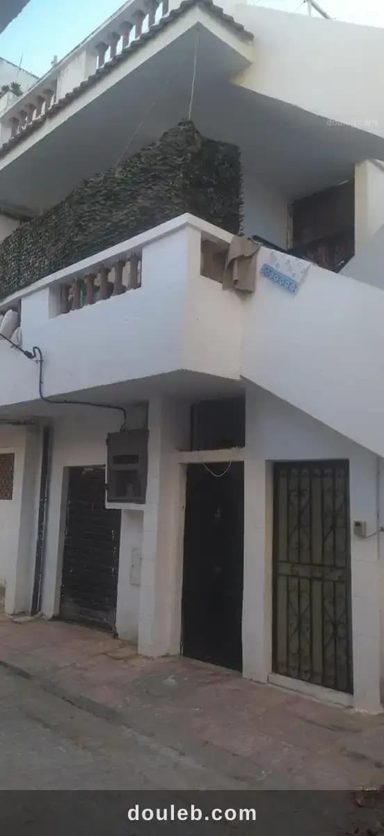 Une maison de trois étages à Ben Arous