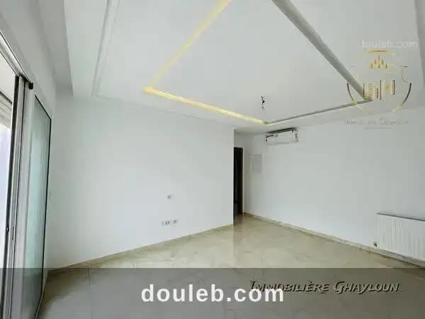 Appartement s1 menzah 9c avec grande terrasse à Tunis