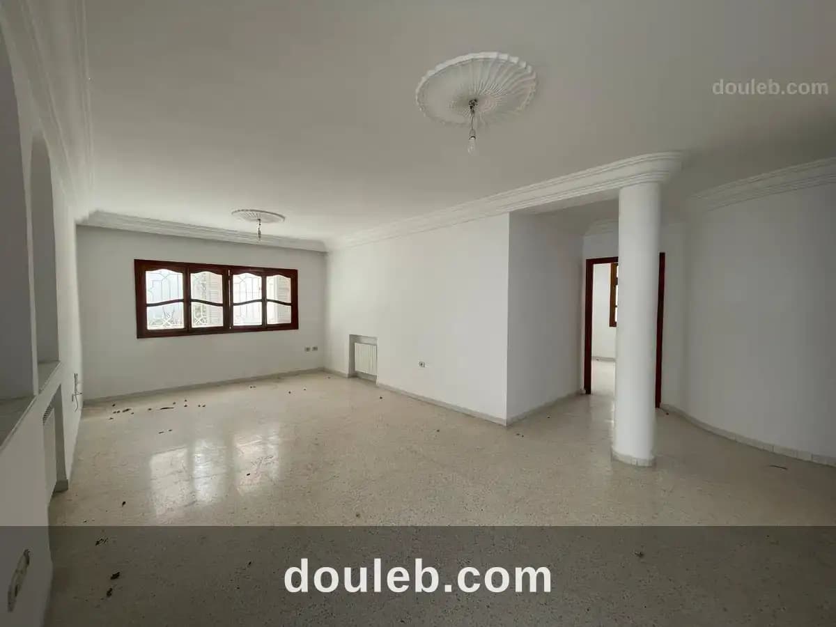 Etage de villa s4 à ennasr 1 à Ariana