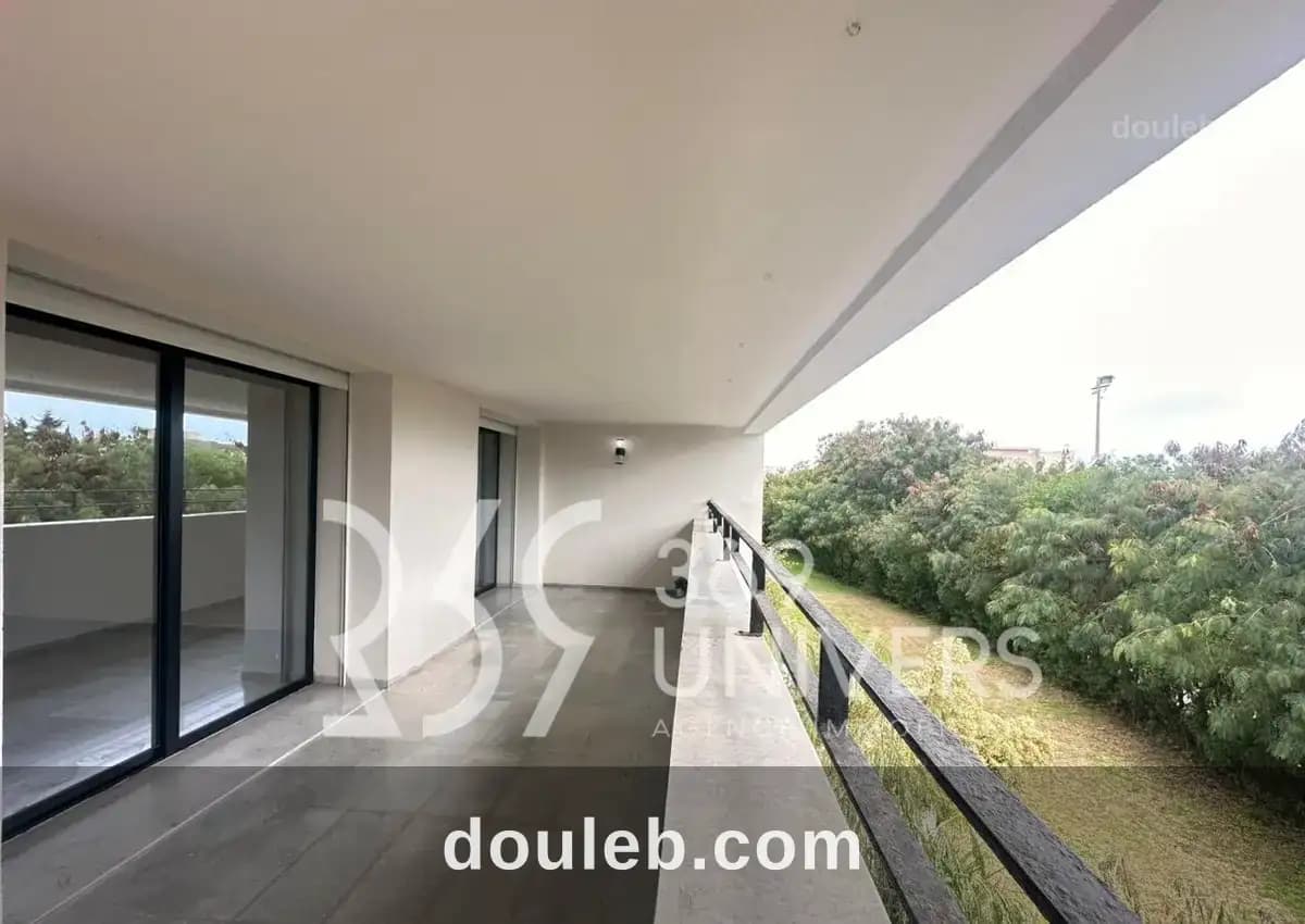 Appartement avec terrasse à la marsa ref ra126 à Tunis