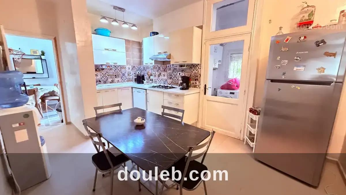 Villa de 462 m sur deux niveaux a menzah 1 à Tunis