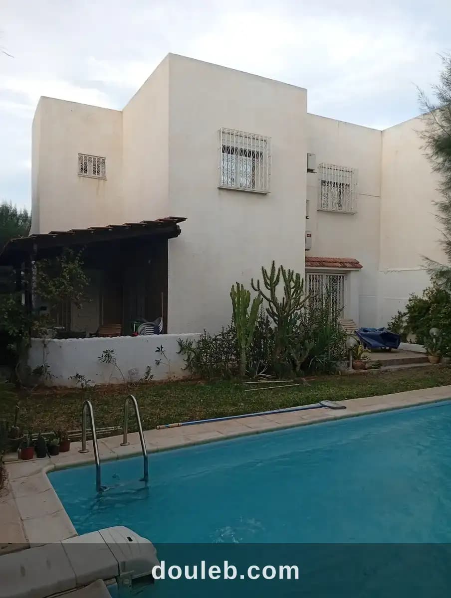 Duplex avec piscine riyad andalous à Ariana