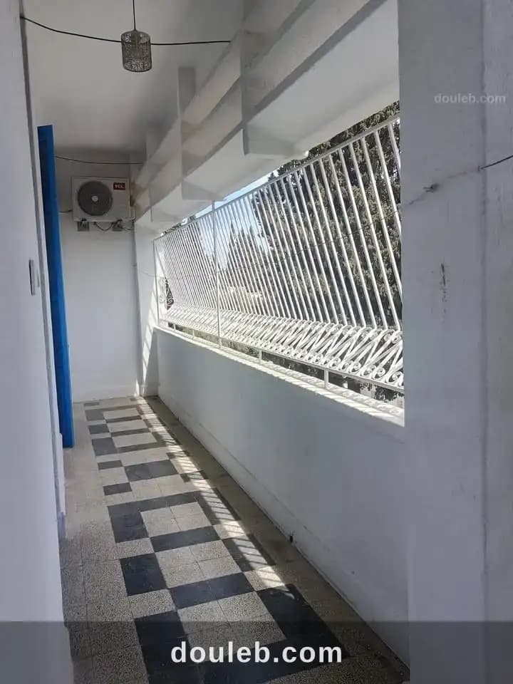 Appartement idéalement situé à s2 2éme étage à Tunis