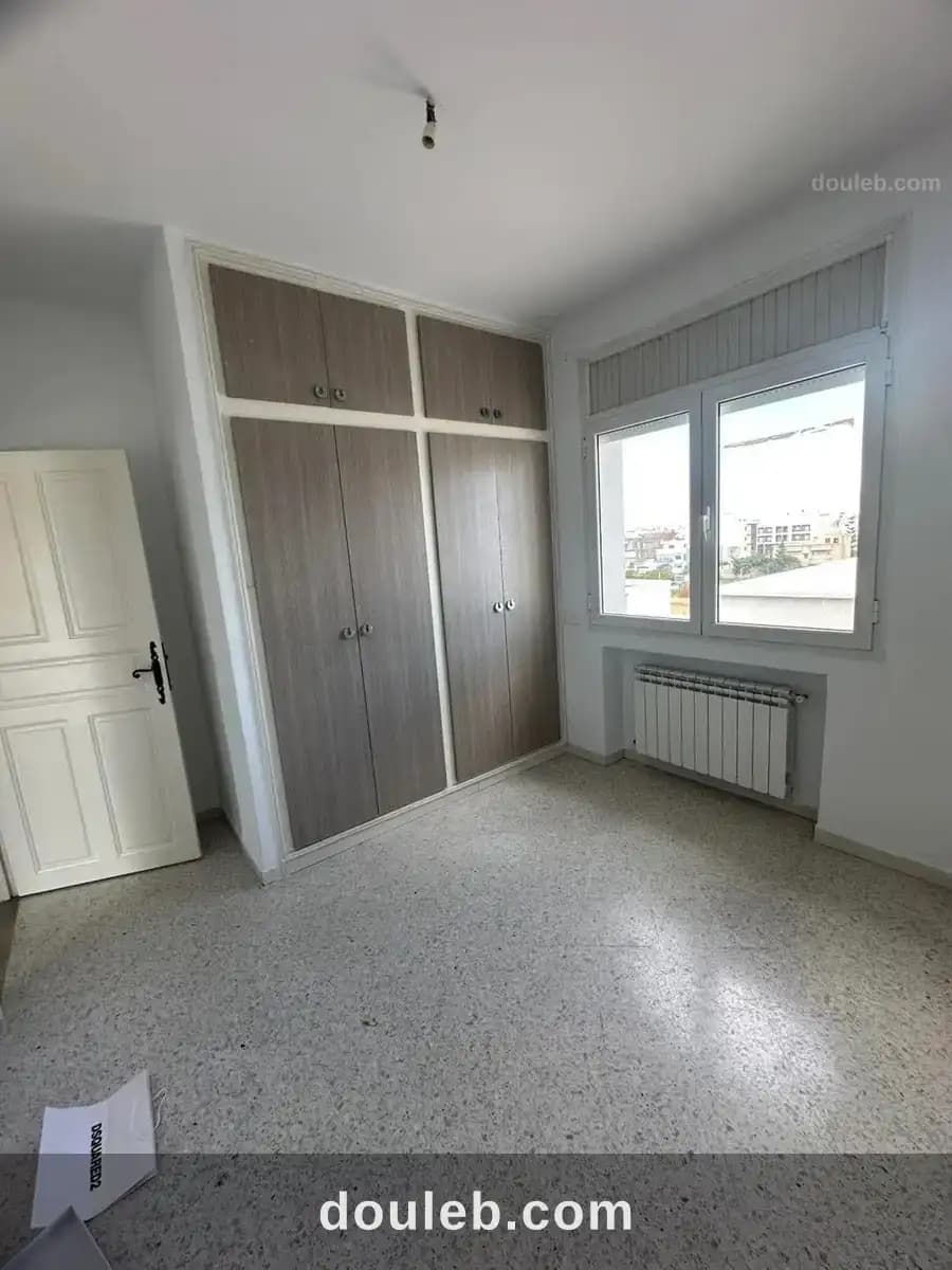 Appartement s plus deux avec terrasse - Miniature 2