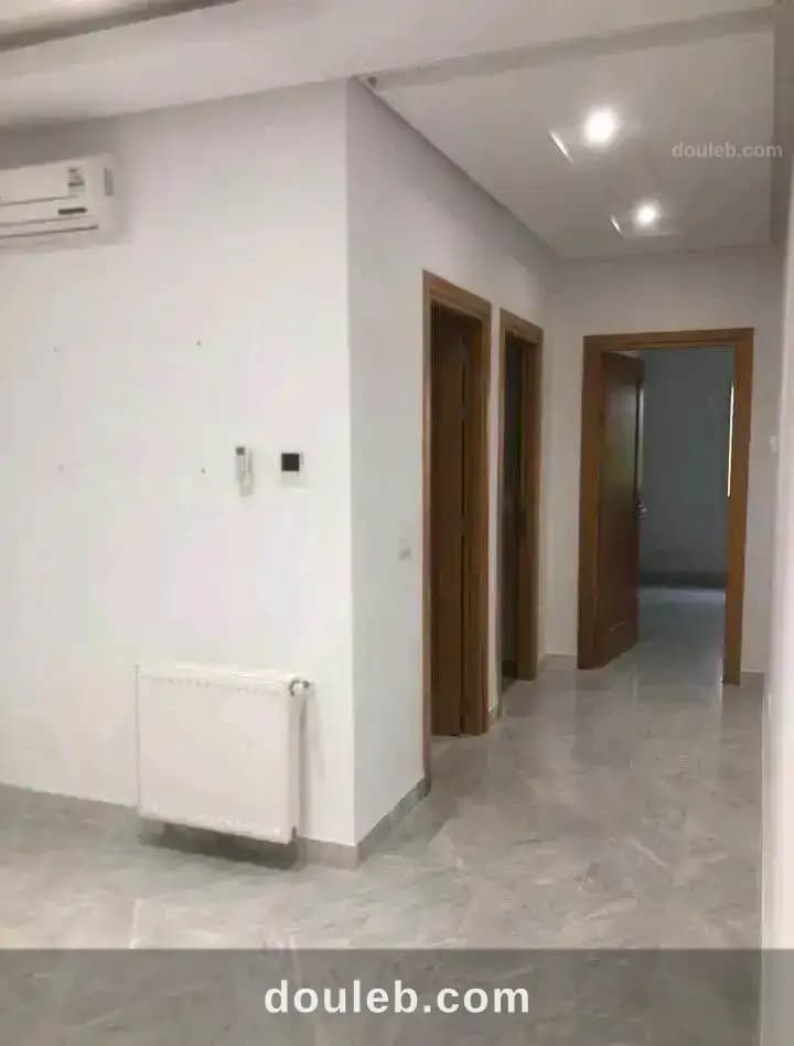 Un appart s 1 jardin d'el menzah cité el faouz à Ariana