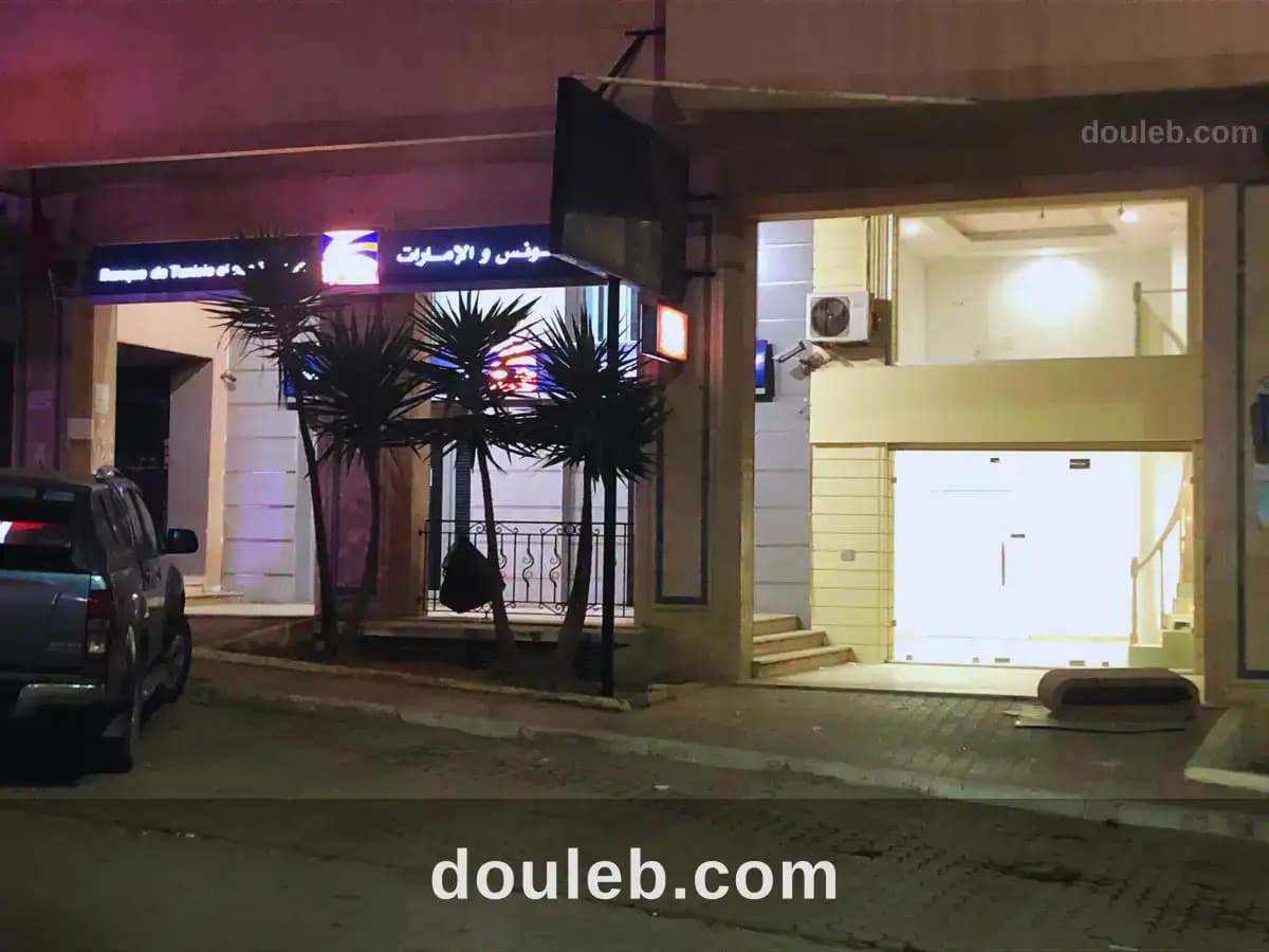 Local commercial bvd hedi nouira ennasr2 à Ariana