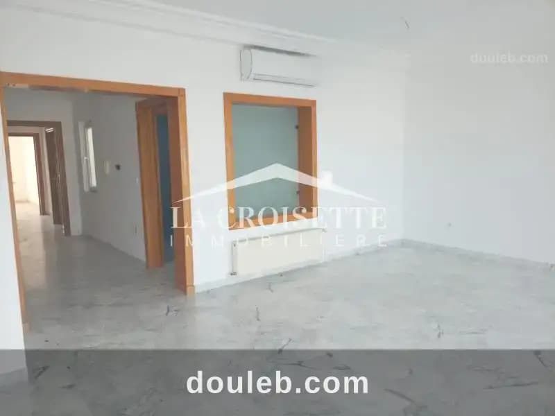 Appartement s4 avec terrasse au lac2 mal2245 à Tunis