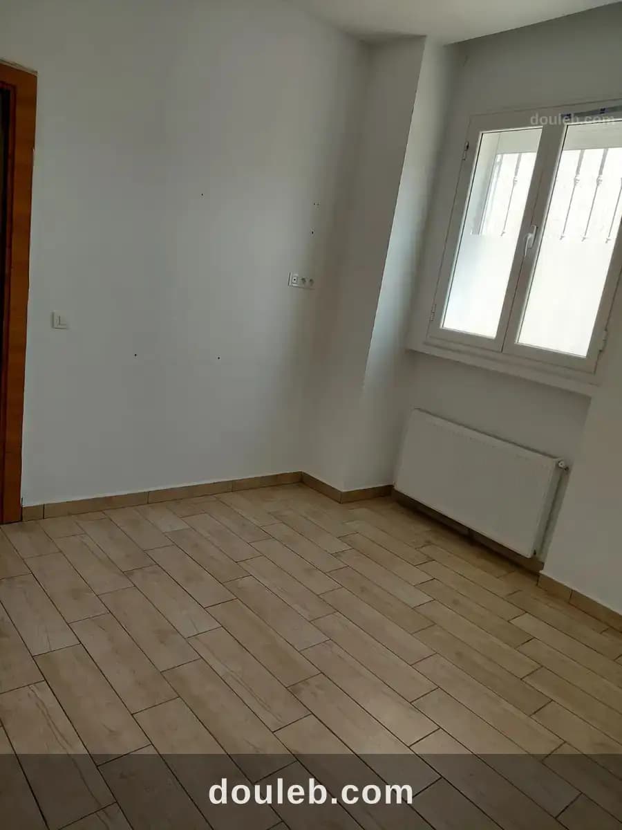 Un s plus 2 à jardin d'el menzah 2 à Ariana