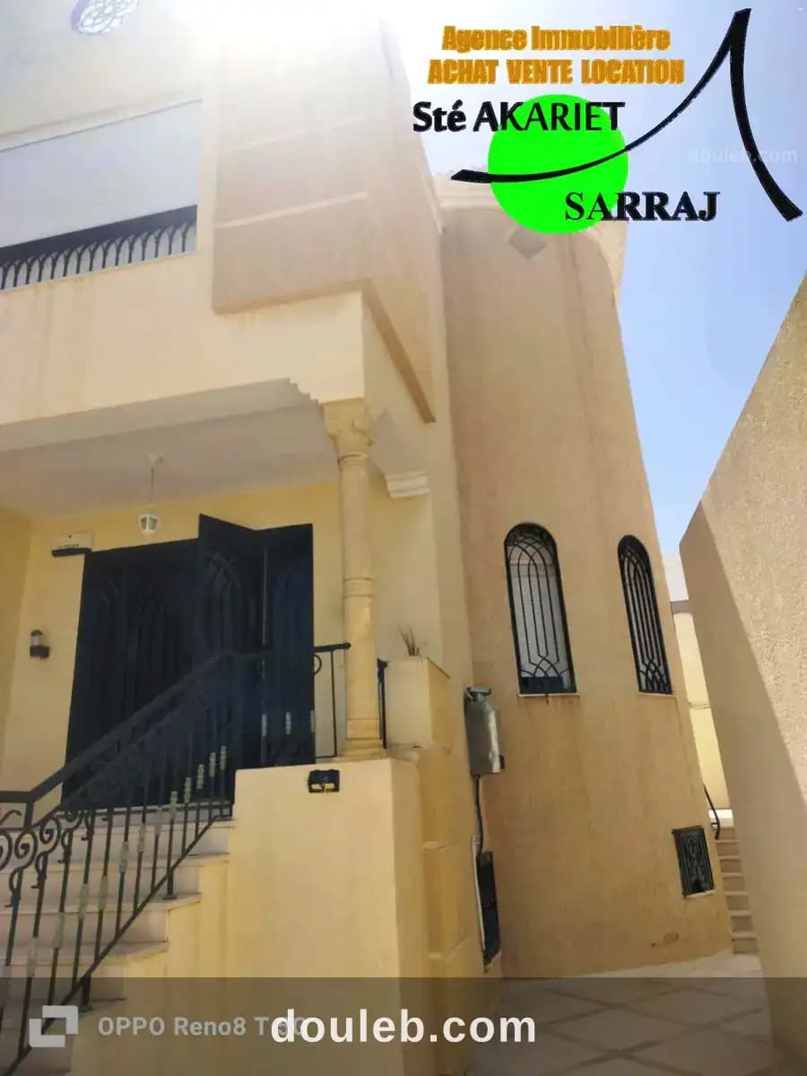 Villa à cité riadh prés école primaire ibn charaf à Sousse