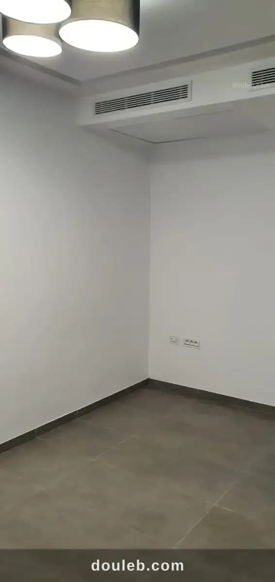Appart à usage de bureau à Ariana