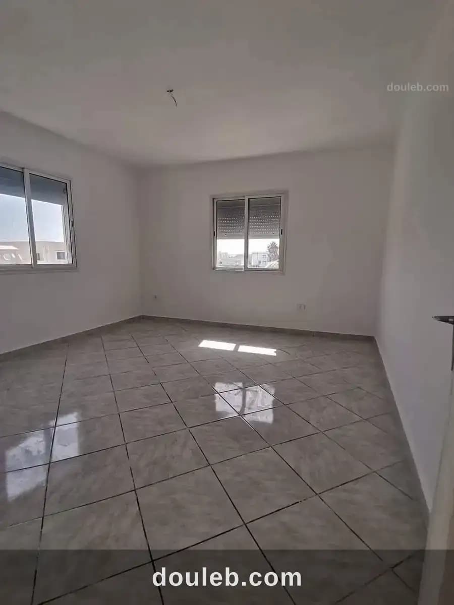 Etage s2 a taher sfar avec garage - Miniature 3