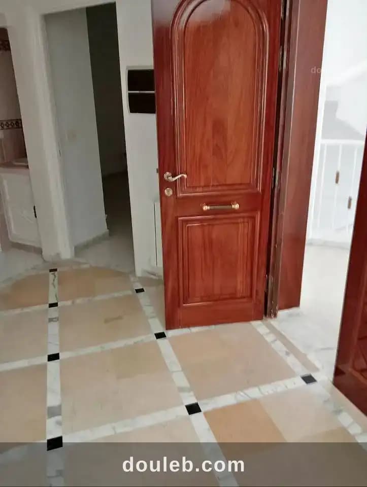 Un spacieux étage de villa à Ariana