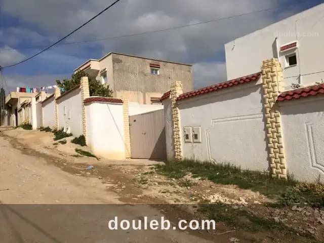 Terrain de coin avec belle vue à Manouba