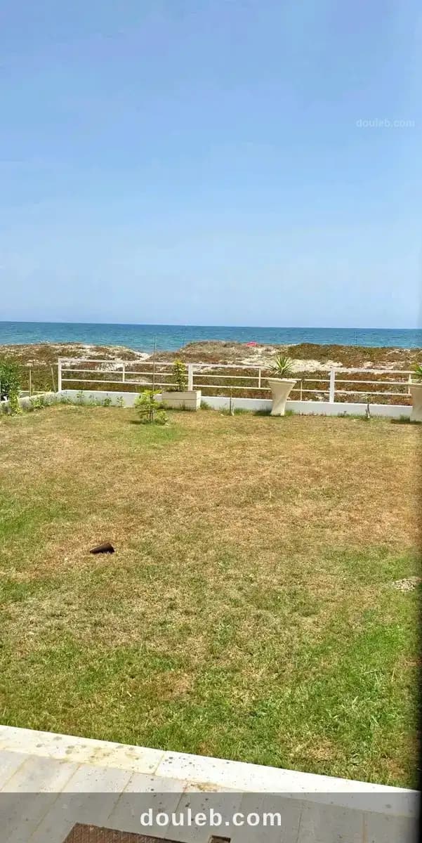 Appartement avec piscine pieds dans l'eau à Nabeul