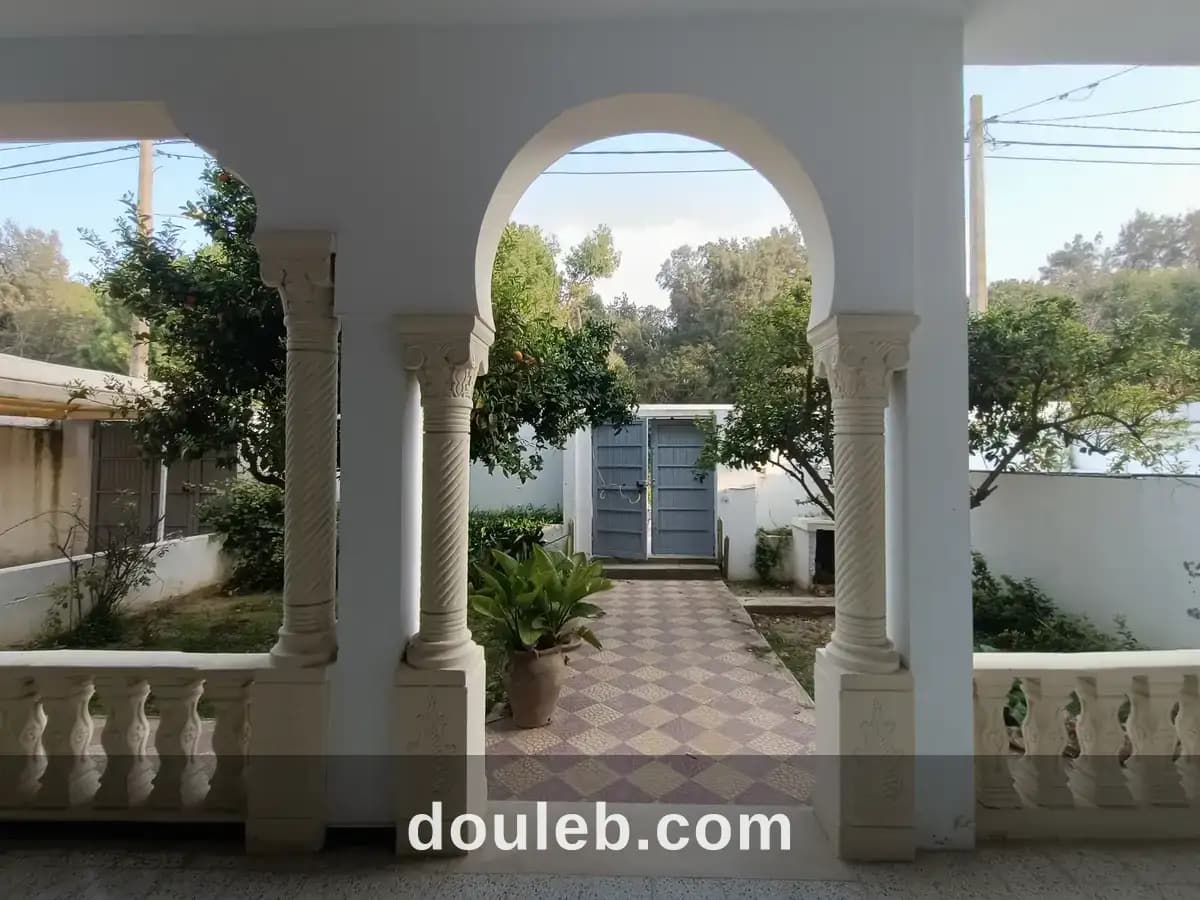 Un rdc vide à marsa saada à Tunis